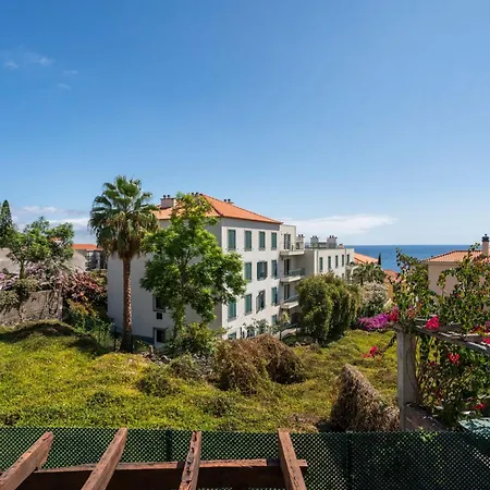 Bela De Santiago I By An Island