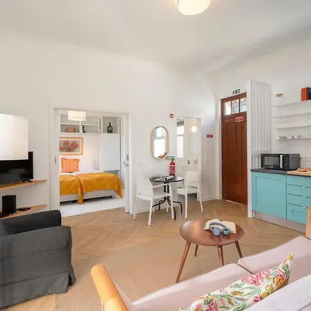 Bela De Santiago I By An Island *