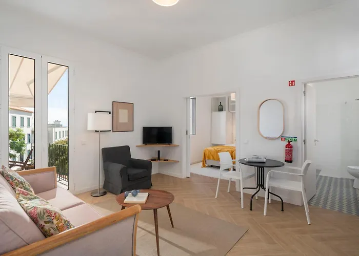 Bela De Santiago I By An Island