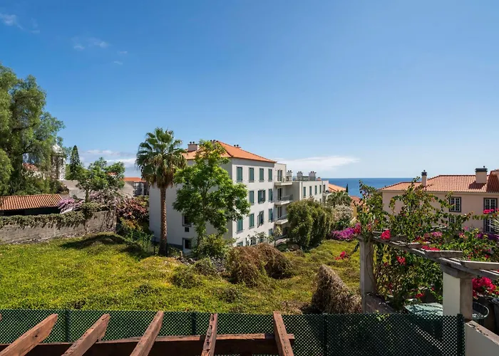 Bela De Santiago I By An Island